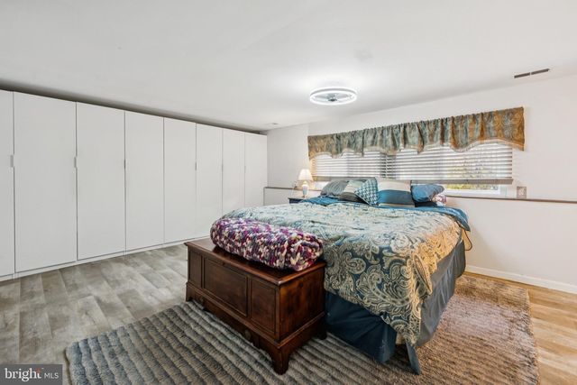 2409 FRIES MILL RD, Williamstown, NJ 08094