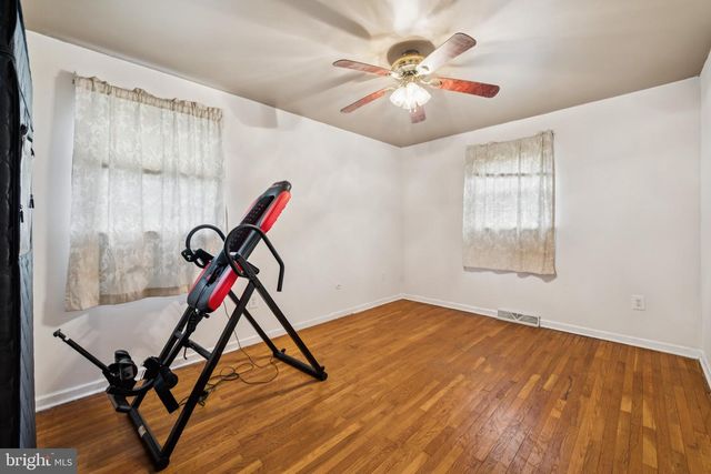 2409 FRIES MILL RD, Williamstown, NJ 08094