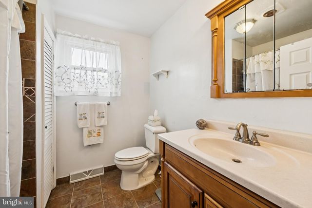 2409 FRIES MILL RD, Williamstown, NJ 08094