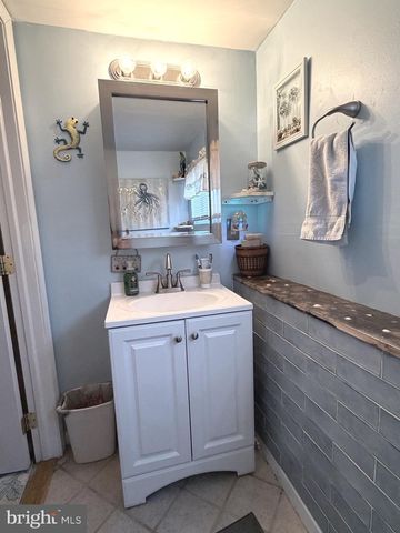 2409 FRIES MILL RD, Williamstown, NJ 08094