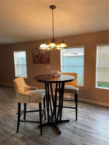 1100 Naranjo St, Sinton, TX 78387