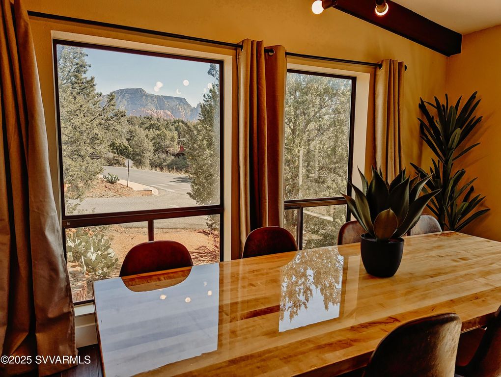 Image 14 of property listing at 15 MISSION Circle, Sedona, AZ 86336