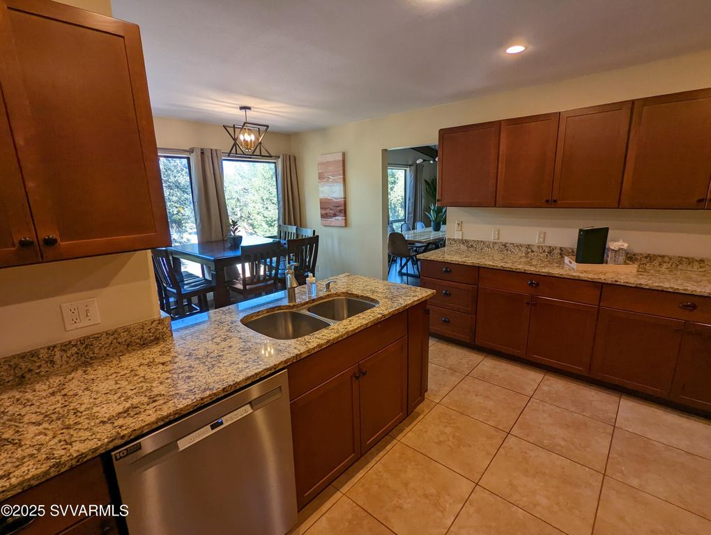 Image 32 of property listing at 15 MISSION Circle, Sedona, AZ 86336