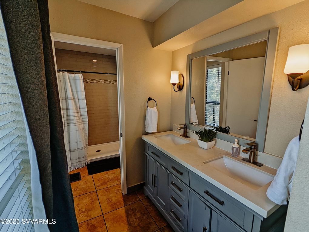 Image 33 of property listing at 15 MISSION Circle, Sedona, AZ 86336