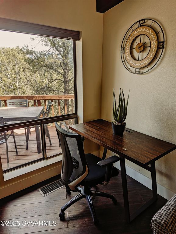 Image 38 of property listing at 15 MISSION Circle, Sedona, AZ 86336