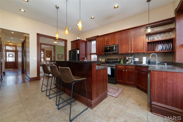 3219 Iowa Avenue, St Louis, MO 63118