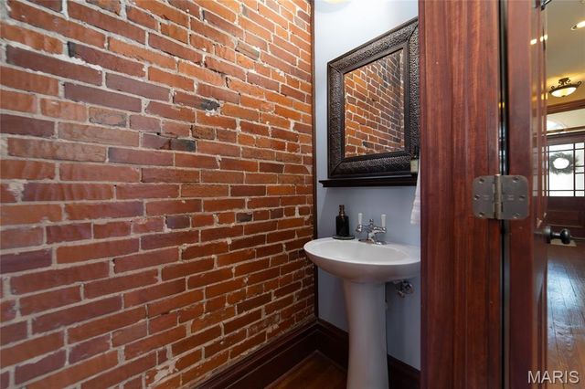 3219 Iowa Avenue, St Louis, MO 63118