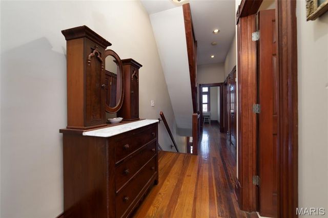 3219 Iowa Avenue, St Louis, MO 63118