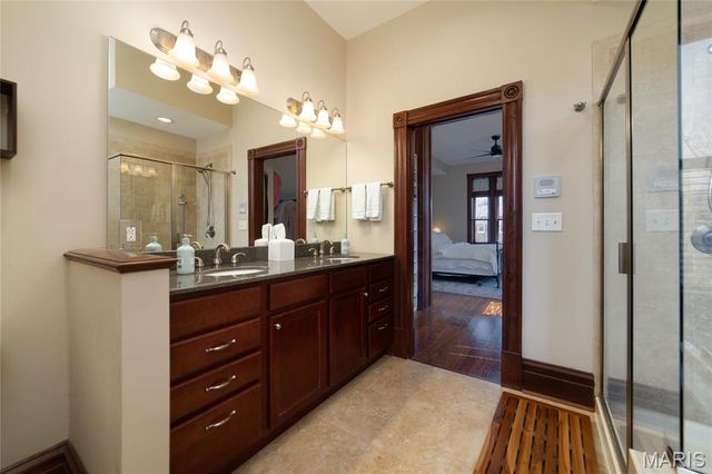 3219 Iowa Avenue, St Louis, MO 63118