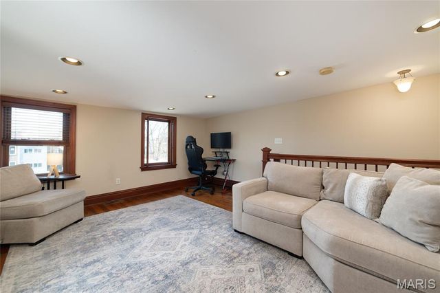 3219 Iowa Avenue, St Louis, MO 63118