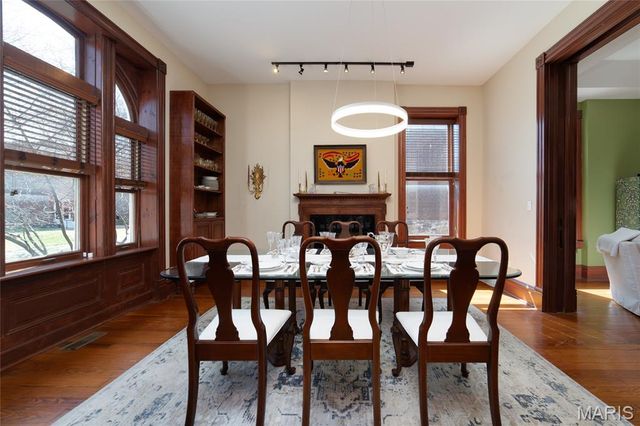 3219 Iowa Avenue, St Louis, MO 63118