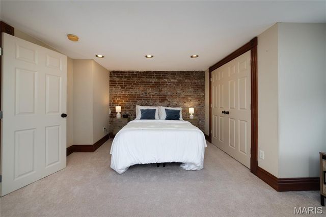 3219 Iowa Avenue, St Louis, MO 63118