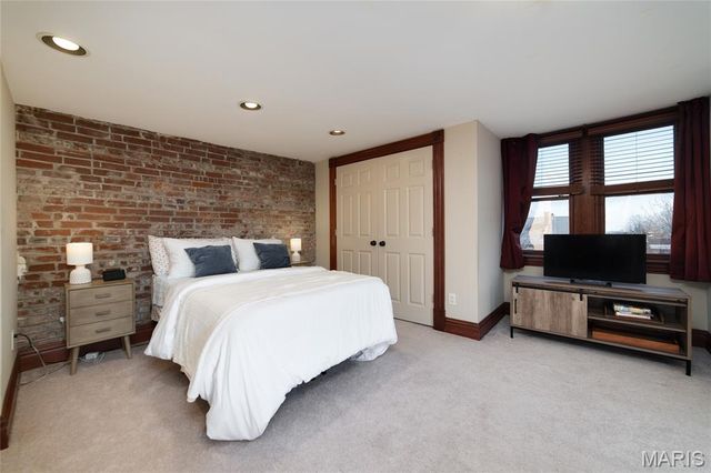 3219 Iowa Avenue, St Louis, MO 63118