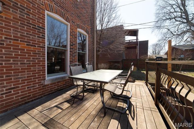 3219 Iowa Avenue, St Louis, MO 63118