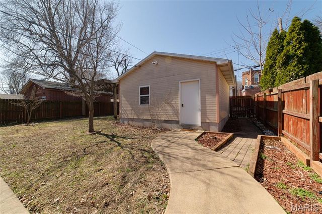 3219 Iowa Avenue, St Louis, MO 63118