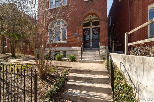 3219 Iowa Avenue, St Louis, MO 63118