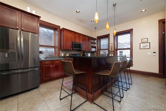 3219 Iowa Avenue, St Louis, MO 63118