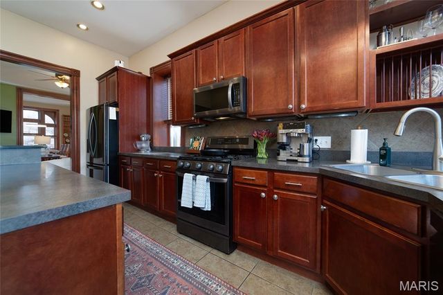 3219 Iowa Avenue, St Louis, MO 63118