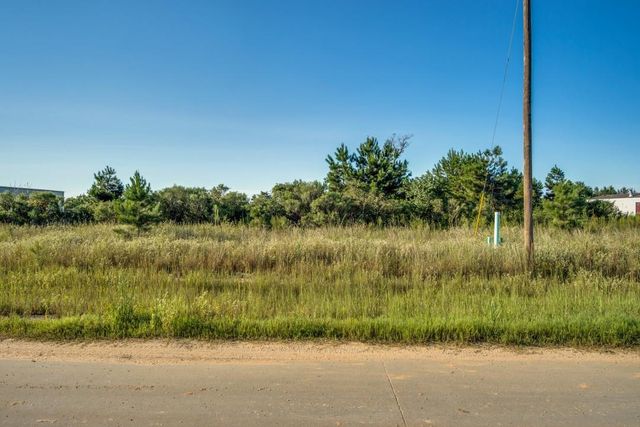 61 Road 5118, Cleveland, TX 77327