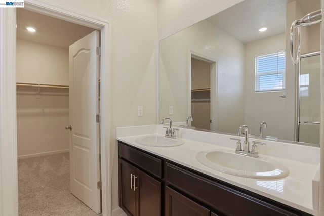 3046 Tinsley St, Manteca, CA 95337