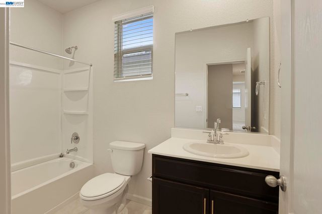 3046 Tinsley St, Manteca, CA 95337