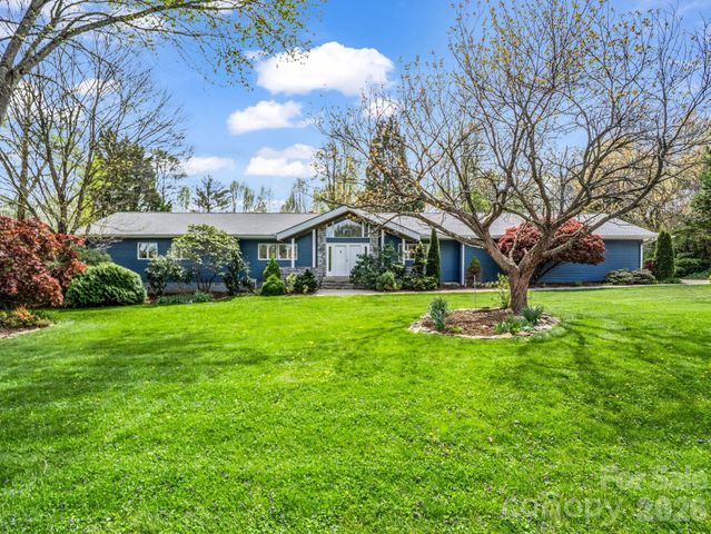 200 Conde Place, Hendersonville, NC 28739