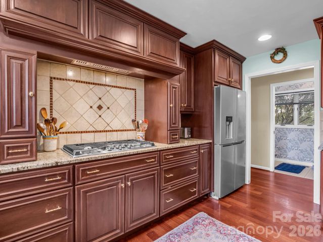 200 Conde Place, Hendersonville, NC 28739