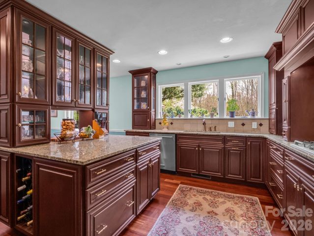 200 Conde Place, Hendersonville, NC 28739