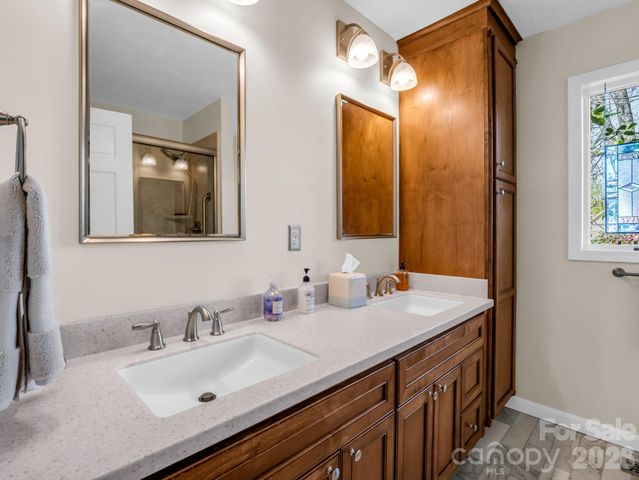200 Conde Place, Hendersonville, NC 28739
