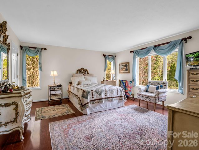 200 Conde Place, Hendersonville, NC 28739