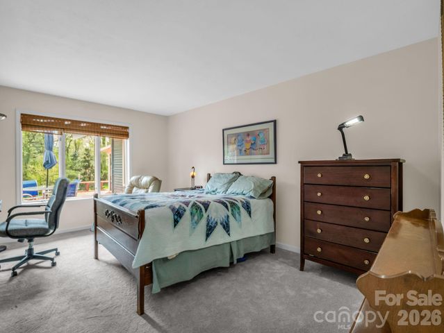 200 Conde Place, Hendersonville, NC 28739