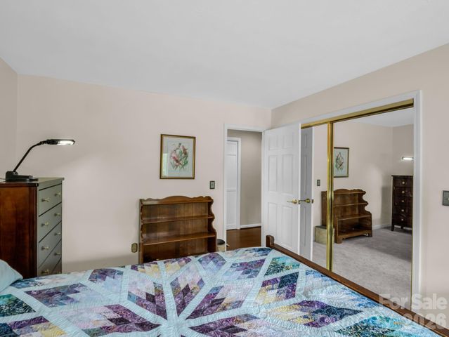 200 Conde Place, Hendersonville, NC 28739