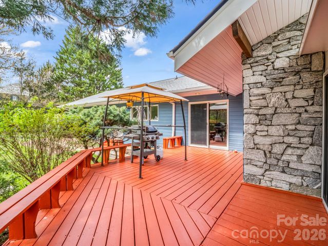 200 Conde Place, Hendersonville, NC 28739