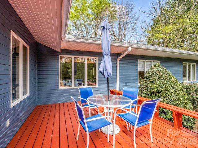 200 Conde Place, Hendersonville, NC 28739