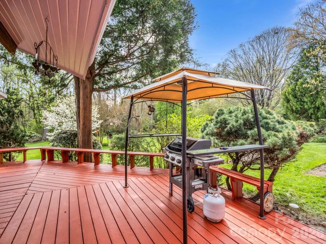 200 Conde Place, Hendersonville, NC 28739