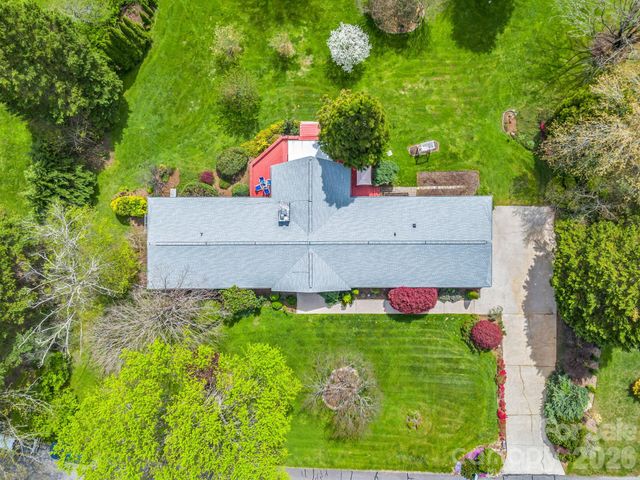200 Conde Place, Hendersonville, NC 28739