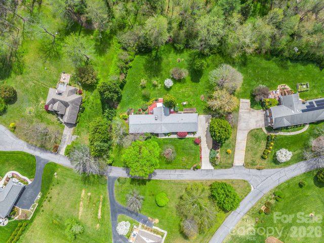 200 Conde Place, Hendersonville, NC 28739
