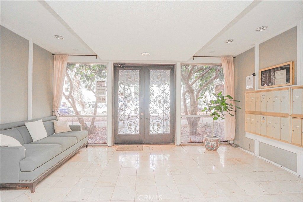 400 S La Fayette Park Pl #314, Los Angeles, CA 90057 — photo 2