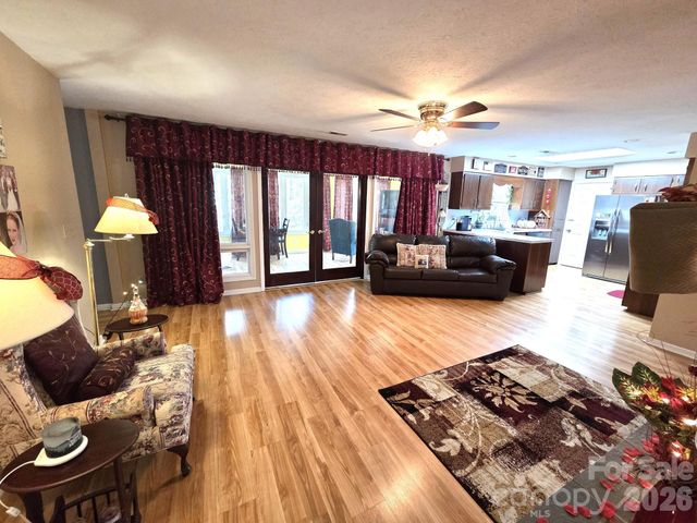 106 E Laurel Lane, Etowah, NC 28729