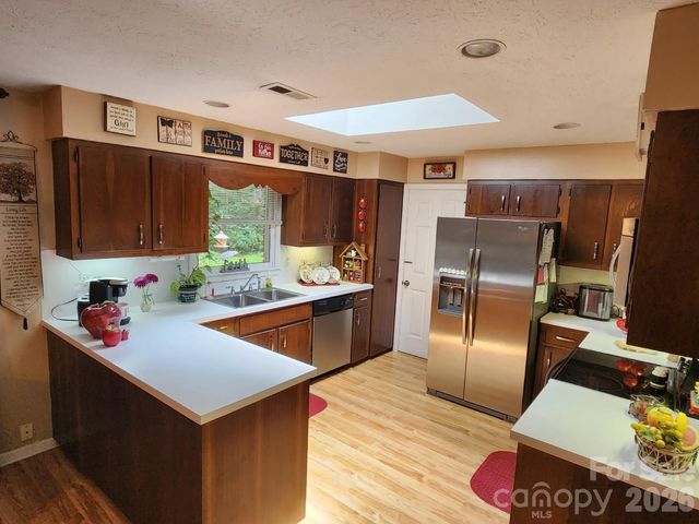 106 E Laurel Lane, Etowah, NC 28729