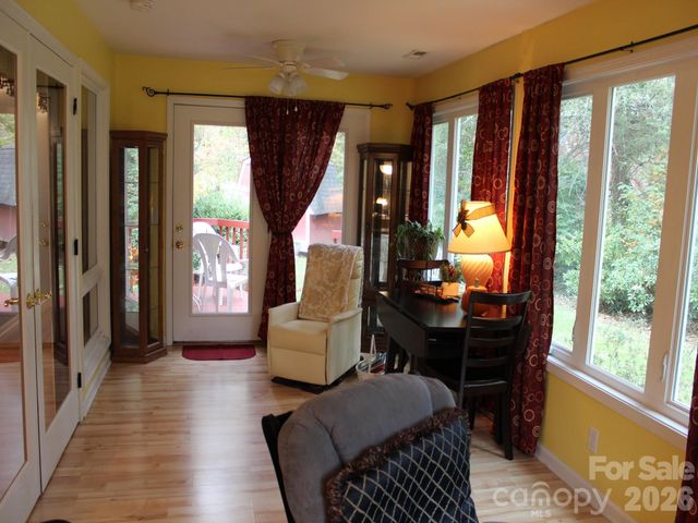 106 E Laurel Lane, Etowah, NC 28729