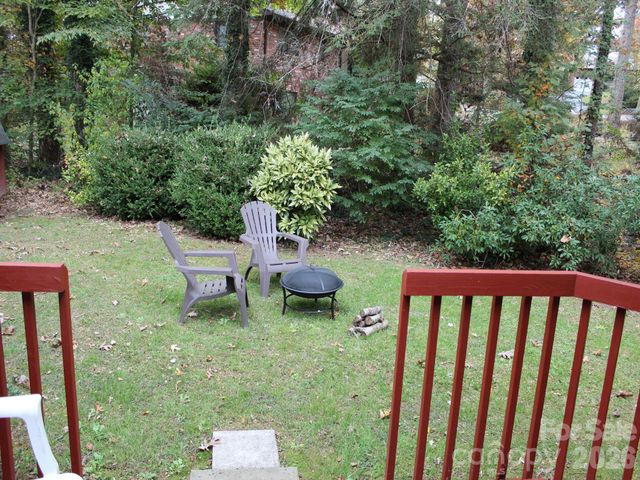 106 E Laurel Lane, Etowah, NC 28729