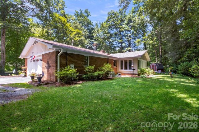 106 E Laurel Lane, Etowah, NC 28729