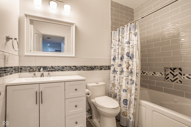 6523 Paddle Drive, Carmel, IN 46033