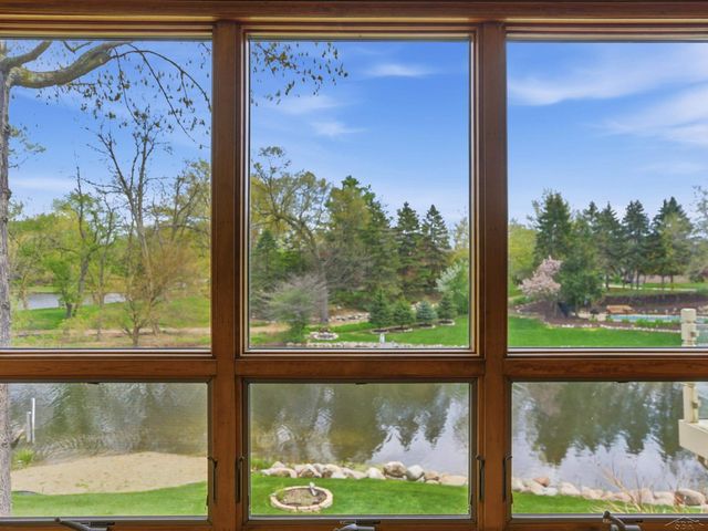 3172 Pine Tree Court, Waterford Twp, MI 48329
