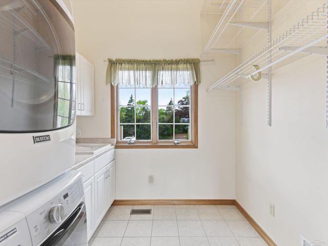 3172 Pine Tree Court, Waterford Twp, MI 48329