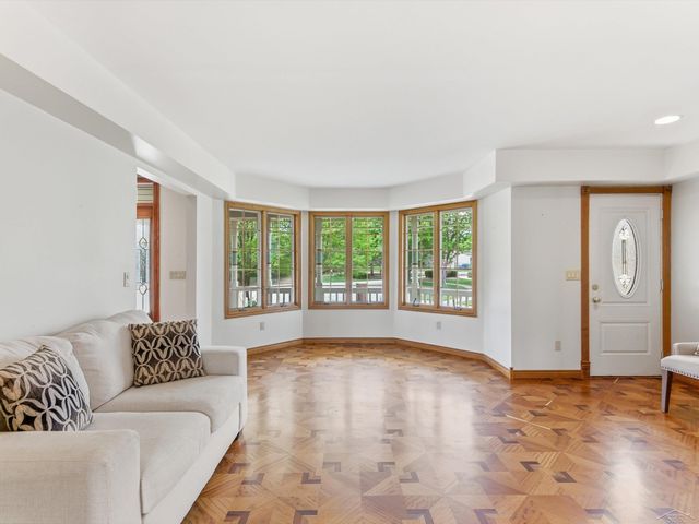3172 Pine Tree Court, Waterford Twp, MI 48329