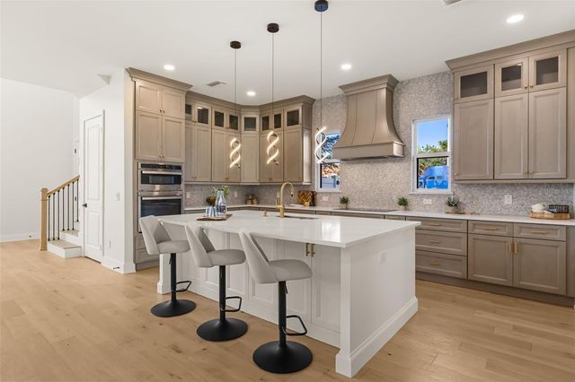 4401 ROCKLEDGE ROAD, Orlando, FL 32807