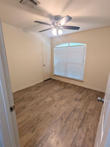 129 Park LN, San Marcos, TX 78666