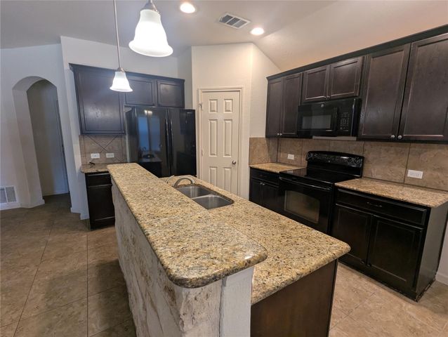 129 Park LN, San Marcos, TX 78666
